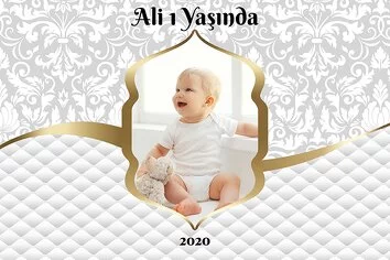 Beyaz Kapitone Fonda Gold Çerçeve Temalı Parti Konsept