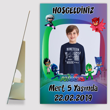Pijamaskeliler 2 Temalı Ayaklı Ahşap Pano