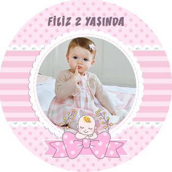 Pembe Kurdelalı Bebek Temalı Resimli Akrilik Daire Magnet