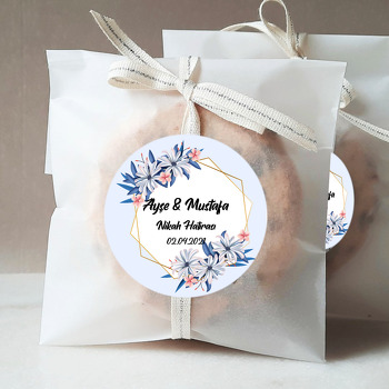 Açık Mavi Çiçekler Buz Mavi Fon Temalı Sticker