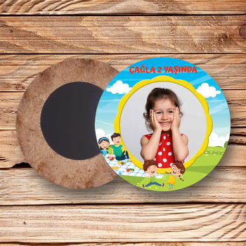 Aile ile Piknik Temalı Daire Ahşap Magnet