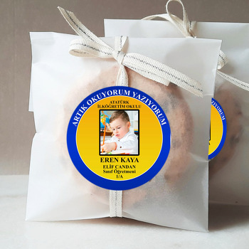 Artık Okuyorum Yazıyorum Mavi Sarı Fon Temalı Sticker
