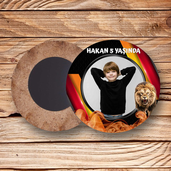 Aslan Sarı Kırmızı Fon Temalı Resimli Ahşap Daire Magnet