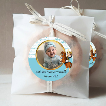 At ile Sünnet Çocuğu Açık Mavi Maşallah Fon Temalı Sticker