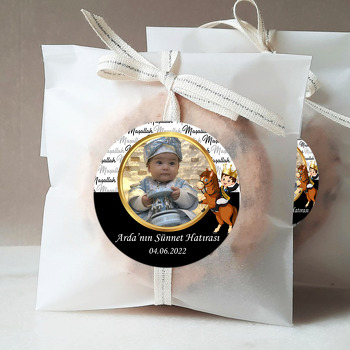 At ile Sünnet Çocuğu Siyah Maşallah Fon Temalı Sticker