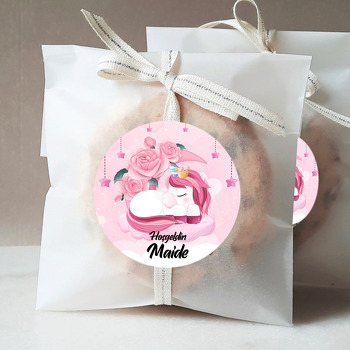 Ayda Uyuyan Pembe Unicorn Temalı Sticker