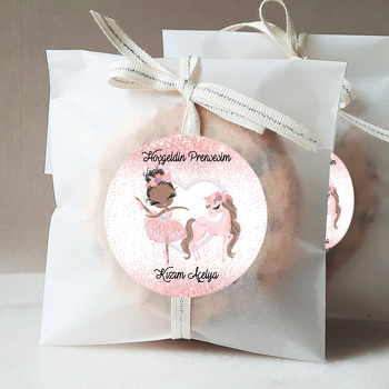 Balerin Ve Pembe Unicorn Temalı Sticker