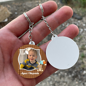 Balonlu Ayıcık Kahverengi Fon Temalı Daire Plastik Doğum Günü Anahtarlık