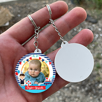 Balonlu Denizci Çocuk Temalı Daire Plastik Doğum Günü Anahtarlık