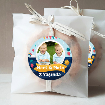 Balonlu İkiz Erkek Temalı Sticker