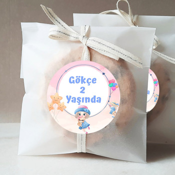 Balonlu Kız Çocuk Temalı Sticker