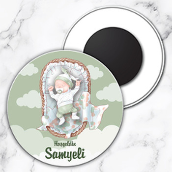 Beşikte Uyuyan Bebek Yeşil Fon Temalı Daire Plastik Doğum Günü Magnet