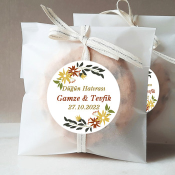 Bordo ile Sarı Çiçekler ve Dalları Temalı Sticker
