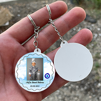 Bulutlar ile Nazar Boncuğu Temalı Daire Plastik Anahtarlık