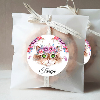 Çiçek Taçlı Kedi Temalı Sticker