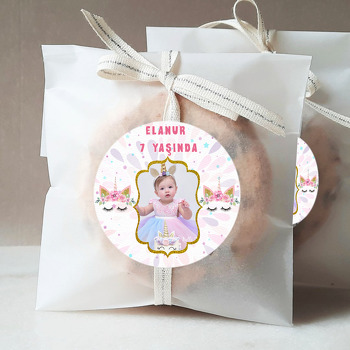Çiçekli Unicorn Temalı Resimli Sticker