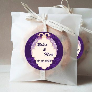 Çift Tavuskuşu ile Mor Fon Temalı Sticker
