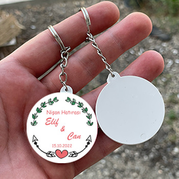 Çizgisel Kalp ile Dallar Temalı Daire Plastik Anahtarlık