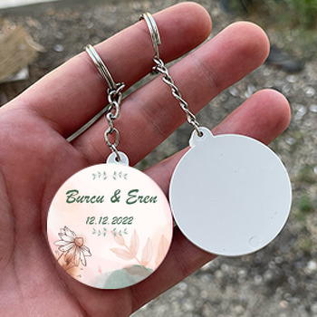 Çizgisel Papatya ile Pembe Fon Temalı Daire Plastik Anahtarlık