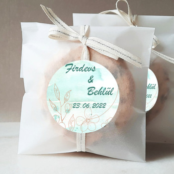 Çizgisel Papatya ile Yeşil Fon Temalı Sticker