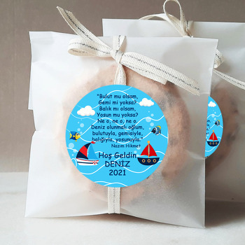 Denizde Balıklar ve Gemiler ile Şiir Temalı Hoşgeldin Bebek Sticker