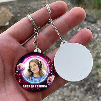 Disko Topu ile Neon Çerçeve Temalı Daire Plastik Anahtarlık