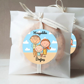 Erkek Çocuklu Aile ile Mavi Bulutlar Temalı Sticker
