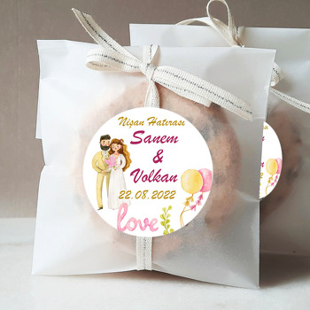 Gelin Damat ile Pembe Sarı Balonlar Temalı Sticker