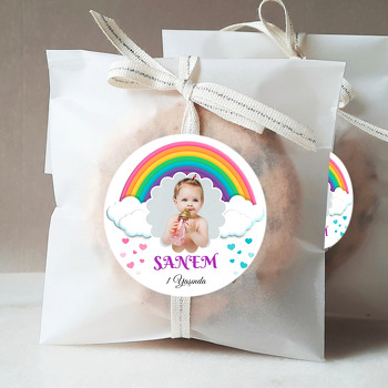 Gökkuşağı ile Kalp Yağmuru Temalı Sticker