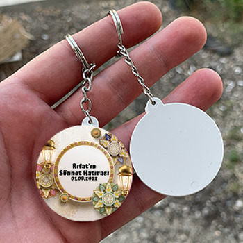 Gold Desenli Çiçekler ile Sünnet Temalı Daire Plastik Anahtarlık