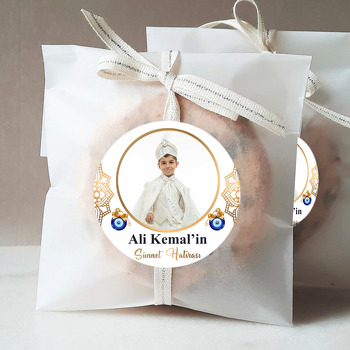 Gold Mandala ile Beyaz Fonda Sünnet Temalı Sticker