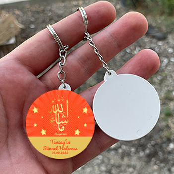 Gold Maşallah ile Kırmızı Fonda Sünnet Temalı Daire Plastik Anahtarlık