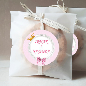 Gold Taç Çerçeve ile Pembe Fon Temalı Sticker