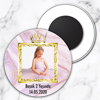 Gold Taç Ve Pembe Temalı Resimli Daire Plastik Magnet