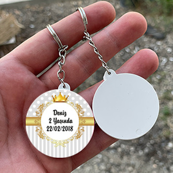 Gri Gold Taç Temalı Daire Plastik Anahtarlık