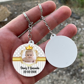 Gri Gold Taç Temalı Resimli Daire Plastik Anahtarlık