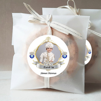 Gri Kurdele ile Nazar Boncuklu Çerçeve ve Sünnet Beyaz Fon Temalı Sticker