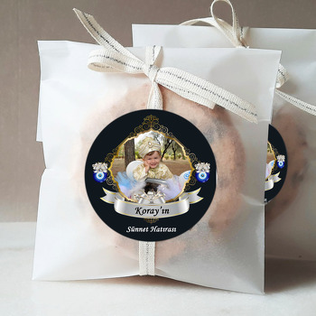 Gri Kurdele ile Nazar Boncuklu Çerçeve ve Sünnet Temalı Sticker