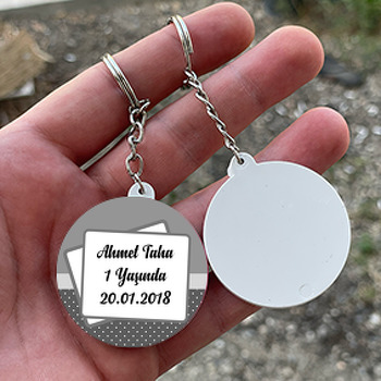 Gri Temalı Daire Plastik Anahtarlık