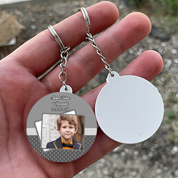 Gri Temalı Resimli Daire Plastik Anahtarlık