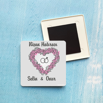 Güllerle Kalp Temalı Kare Plastik Kare Magnet