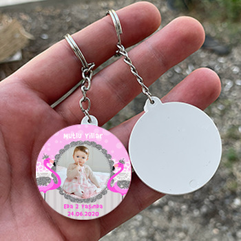 Gümüş Taçlı Pembe Flamingo Temalı Resimli Daire Plastik Anahtarlık