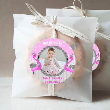 Gümüş Taçlı Pembe Flamingo Temalı Resimli Sticker