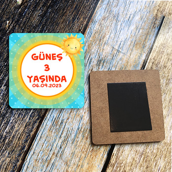 Güneş Mavi Fon Temalı Kare Ahşap Magnet