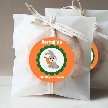 Havuçlu Tavşan ile Turuncu Fonda İlk Dişim Temalı Sticker