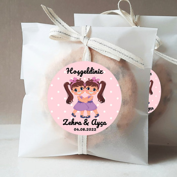 İkiz Sevimli Kız Kardeşler Temalı Sticker