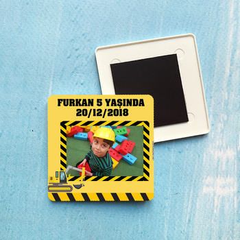 İş Makineleri Temalı Doğum Günü Kare Plastik Kare Magnet