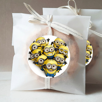 Kalp Şeklinde Minion Temalı Sticker