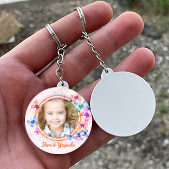 Kelebek Çerçeve Temalı Daire Plastik Doğum Günü Anahtarlık