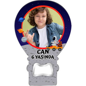Kırmızı Çerçeve ile Ayda Uzay Arabası Temalı Balon Ahşap Magnet 